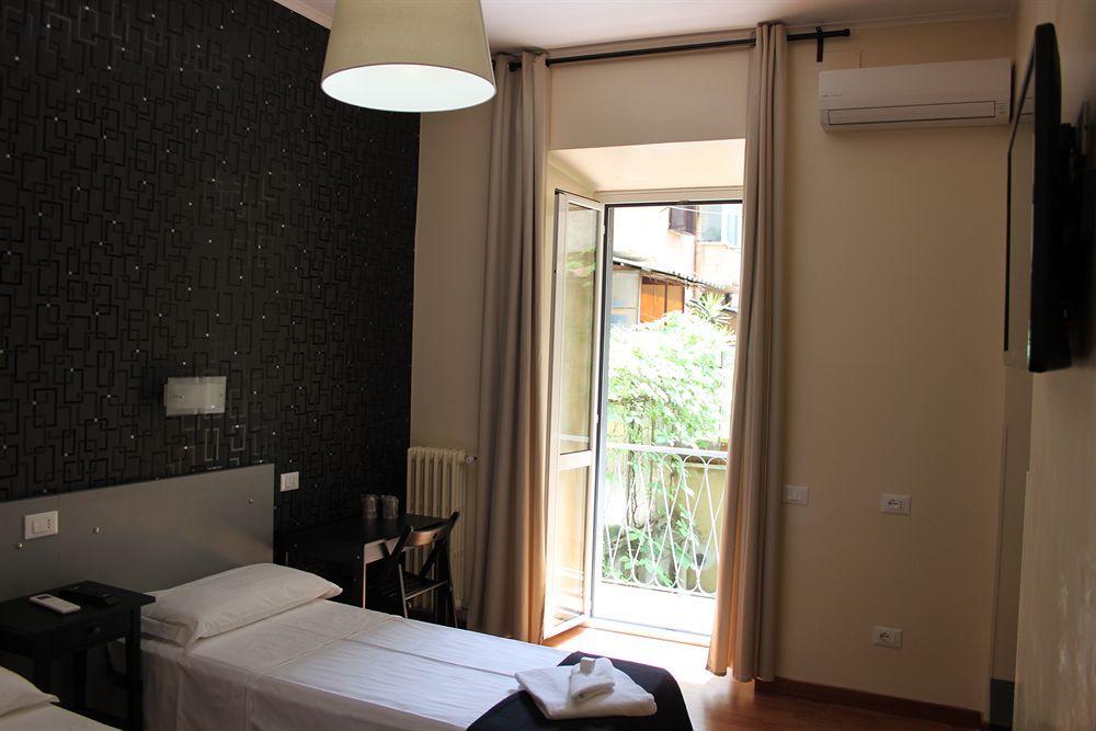 M&J Place Hostel Roma Eksteriør bilde