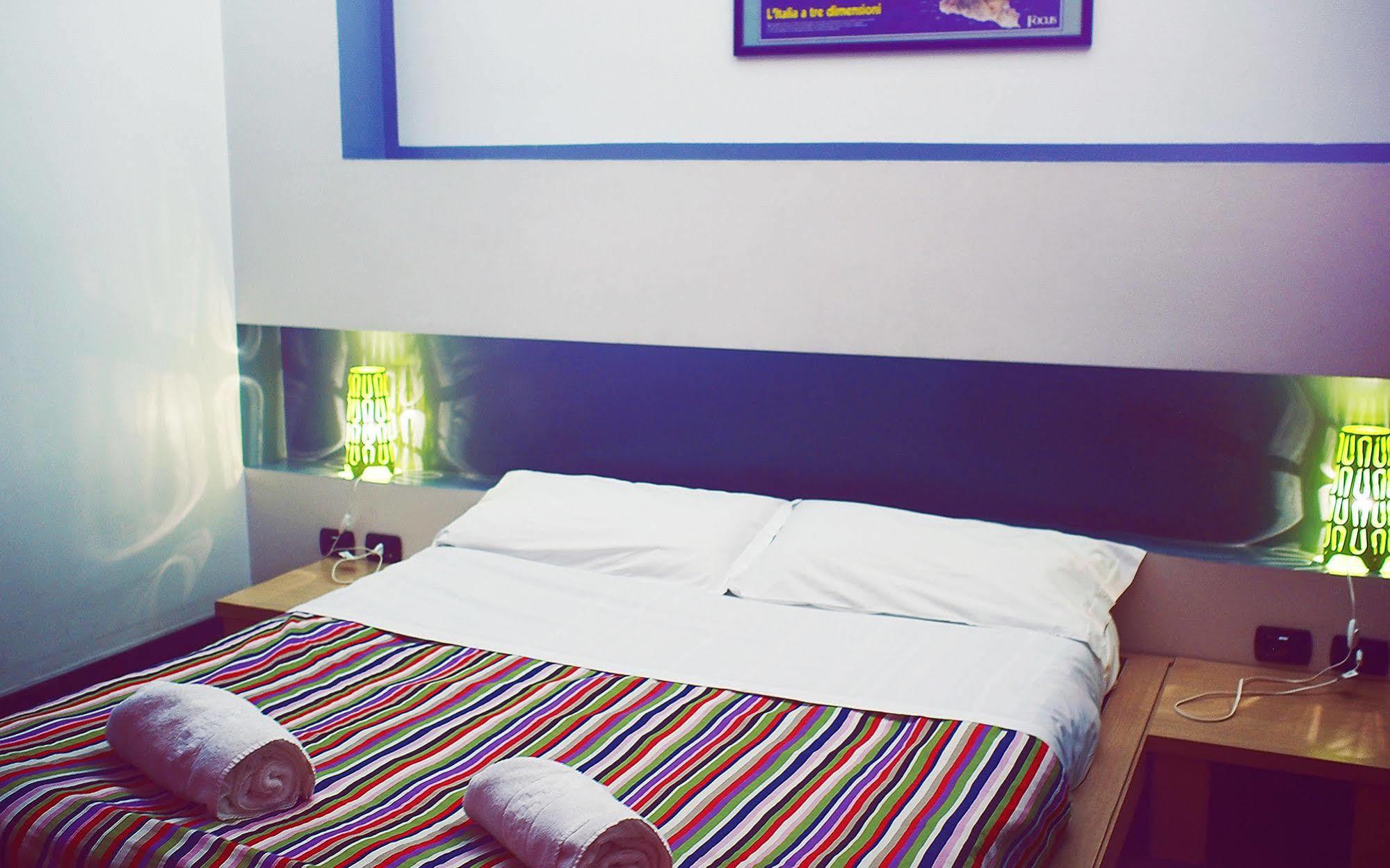M&J Place Hostel Roma Eksteriør bilde
